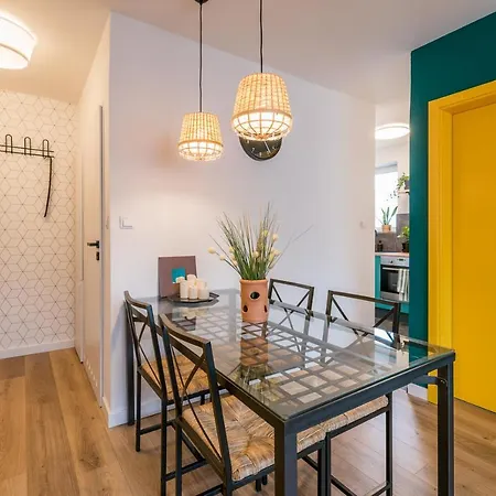 Apartment 3-room 50m From Main Market *