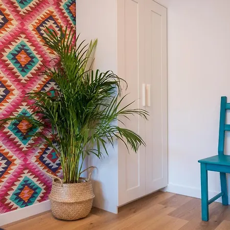 Apartment 3-room 50m From Main Market
